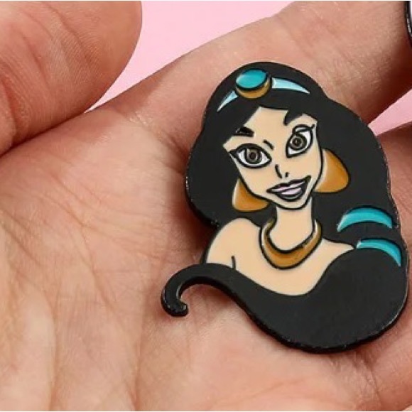 Jasmine Enamel Pin Disney Princess Aladdin 90s Cartoon Movie Fan Gift Brooch - Picture 7 of 10
